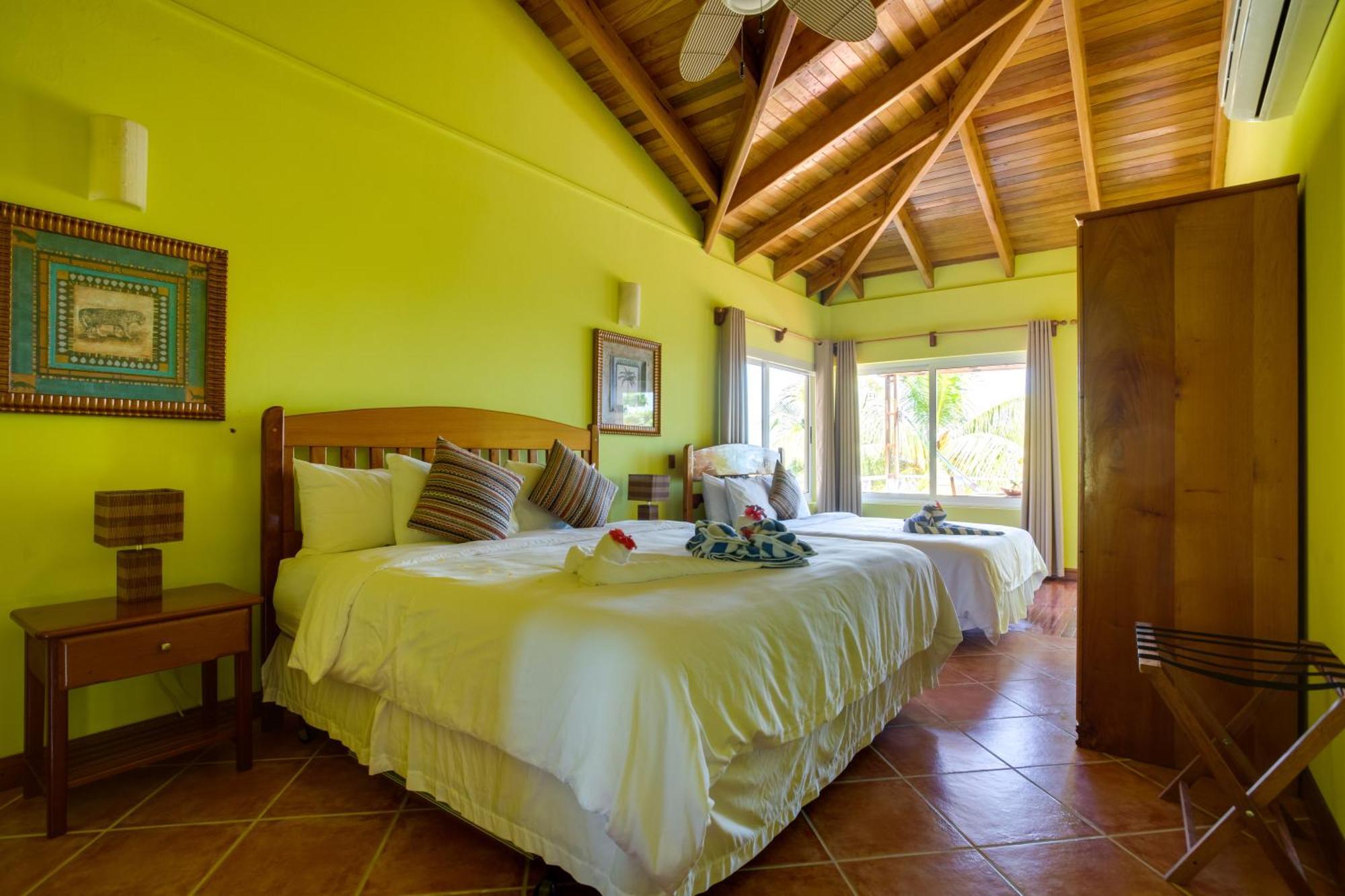 Laru Beya Resort Placencia Екстериор снимка