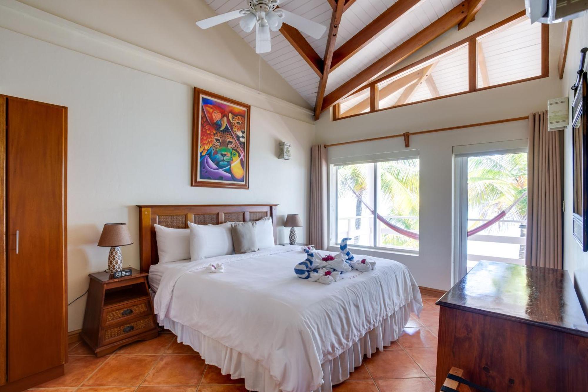 Laru Beya Resort Placencia Екстериор снимка