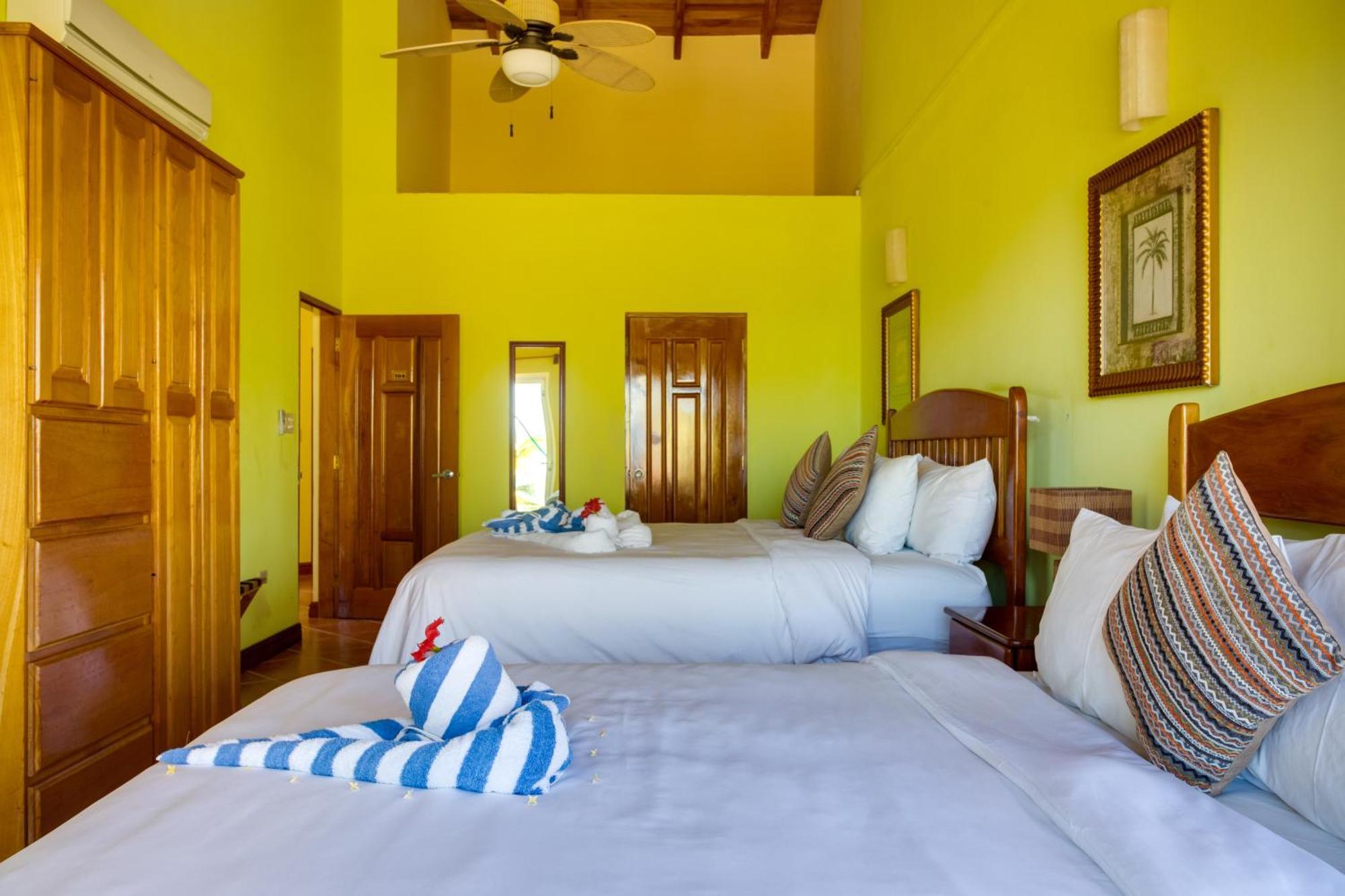 Laru Beya Resort Placencia Екстериор снимка