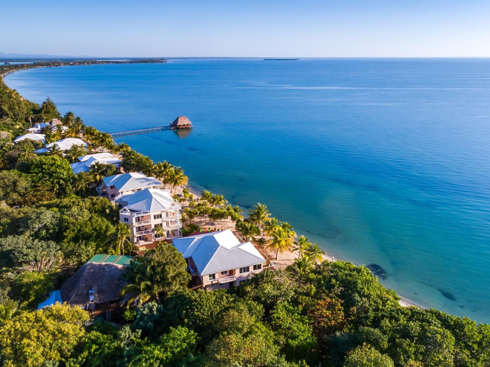 Laru Beya Resort Placencia Екстериор снимка