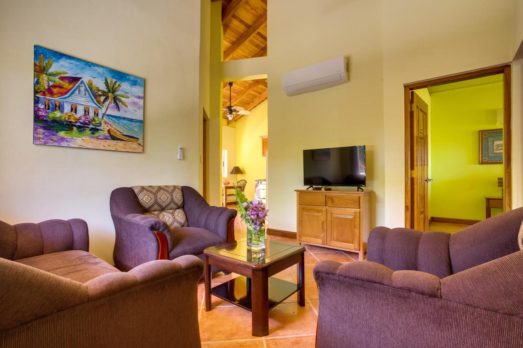 Laru Beya Resort Placencia Екстериор снимка