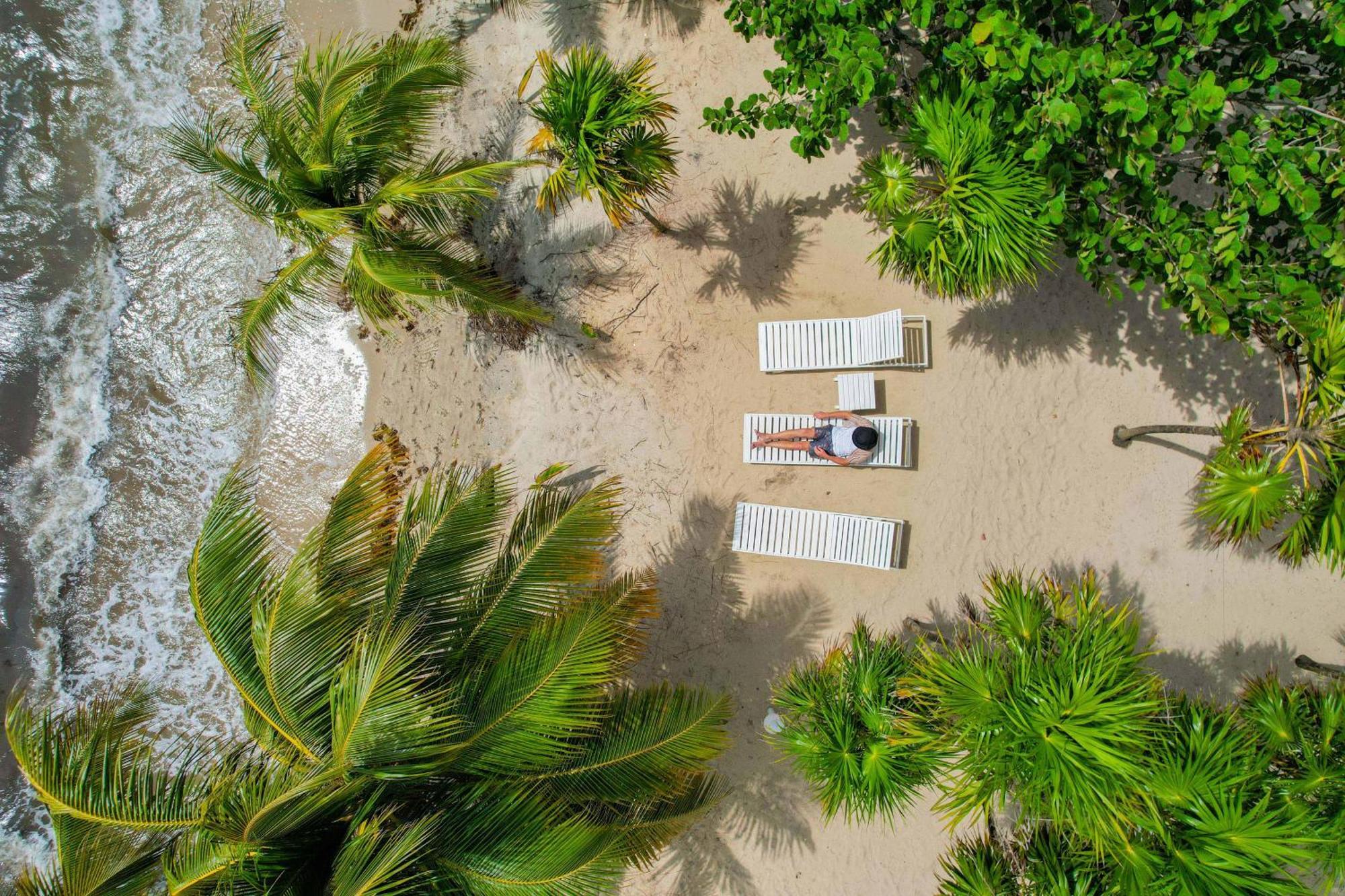Laru Beya Resort Placencia Екстериор снимка