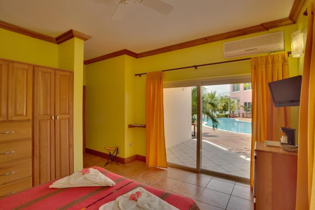 Laru Beya Resort Placencia Стая снимка